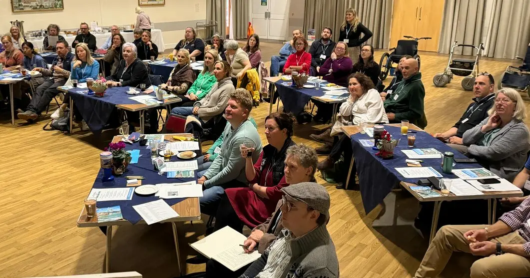 Lansio Rhaglen Partneriaeth Ewch i’r Awyr Agored newydd i ehangu cyfleoedd awyr agored hygyrch