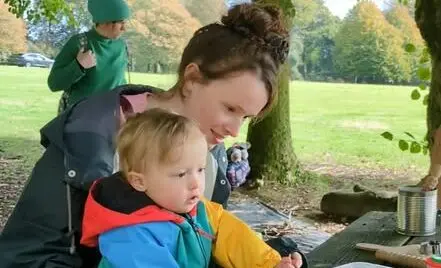 Sefydliad Waterloo yn cefnogi parhad rhaglen blynyddoedd cynnar Y 1,000 Diwrnod Cyntaf